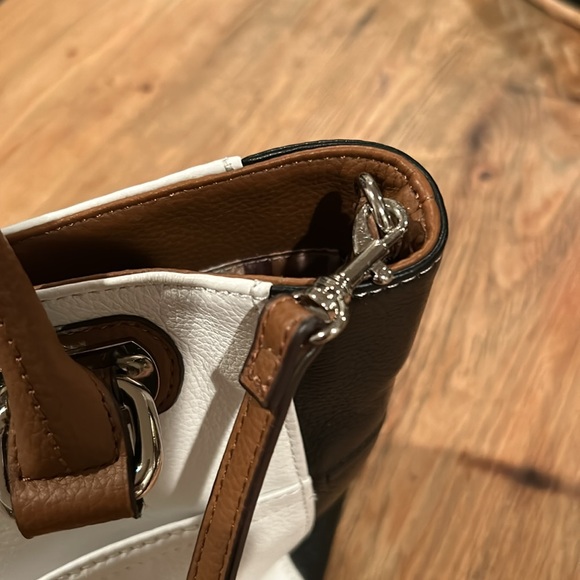 Tignanello leather mini tote white with black and brown. - Picture 4 of 14